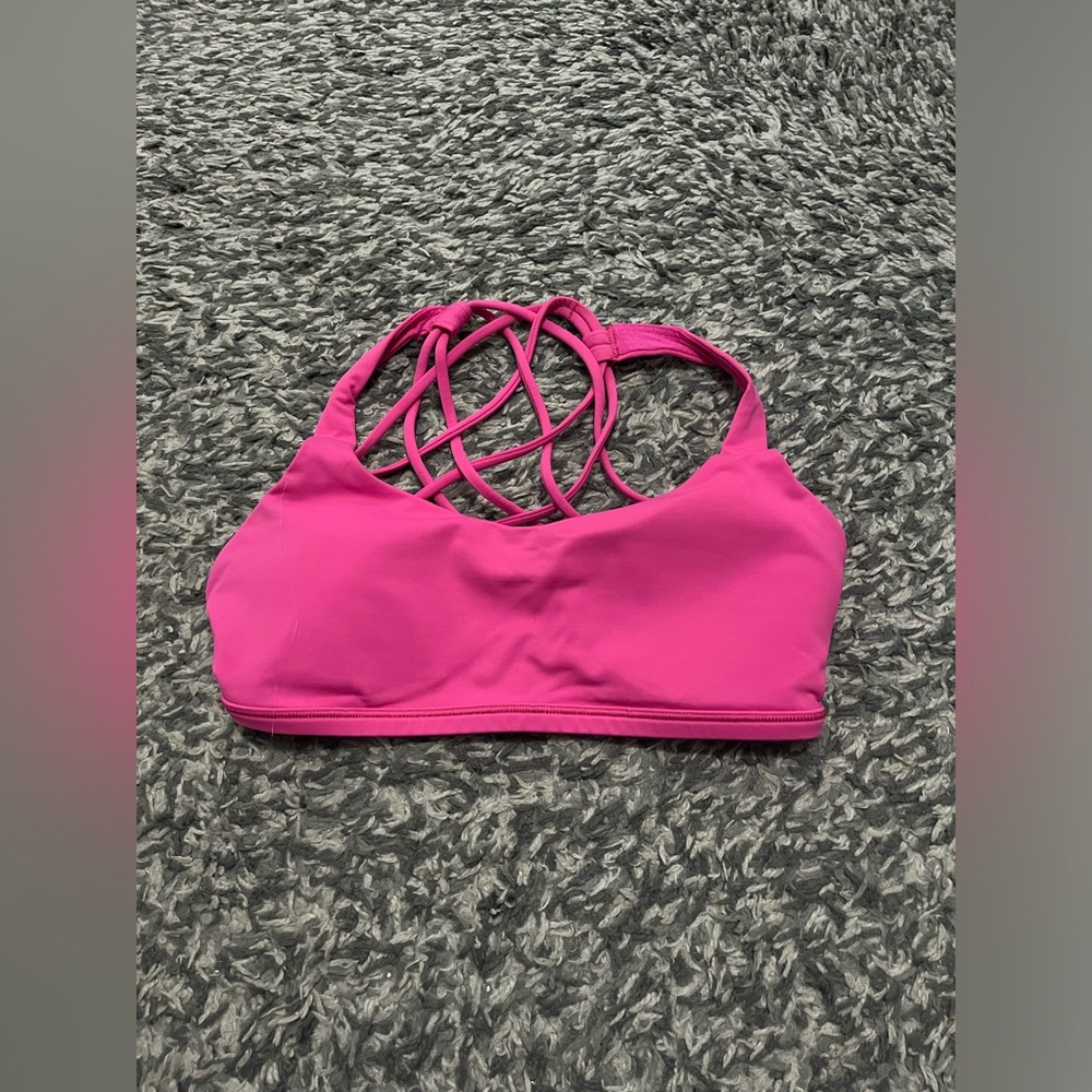 Lululemon NWOT Free to Be Bra Wild *Light Support, A/B Cup Sonic Pink Size 4